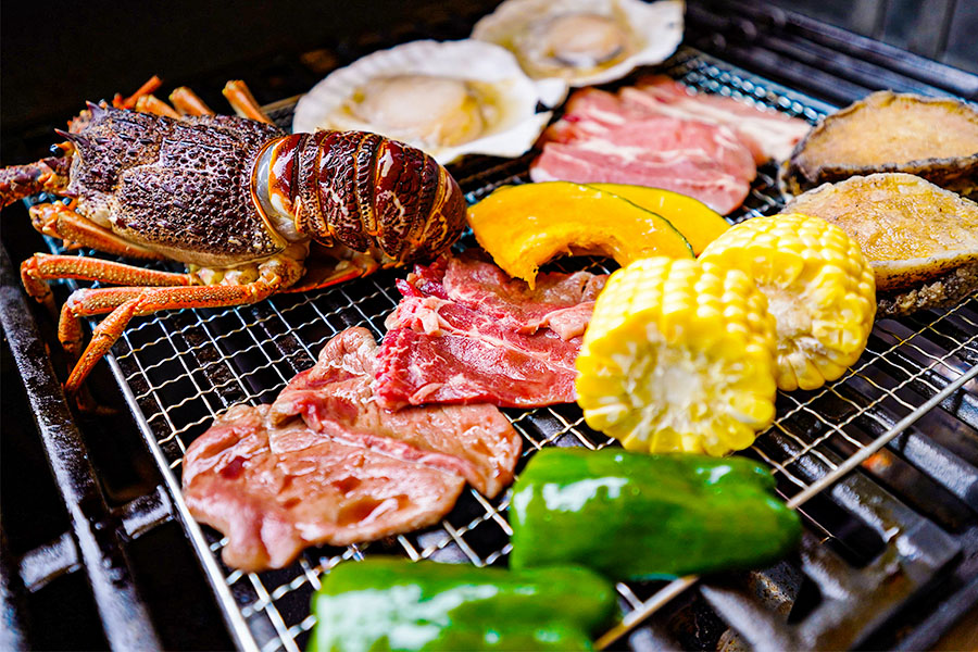 由山中湖知名精肉店嚴選提供的BBQ套餐
